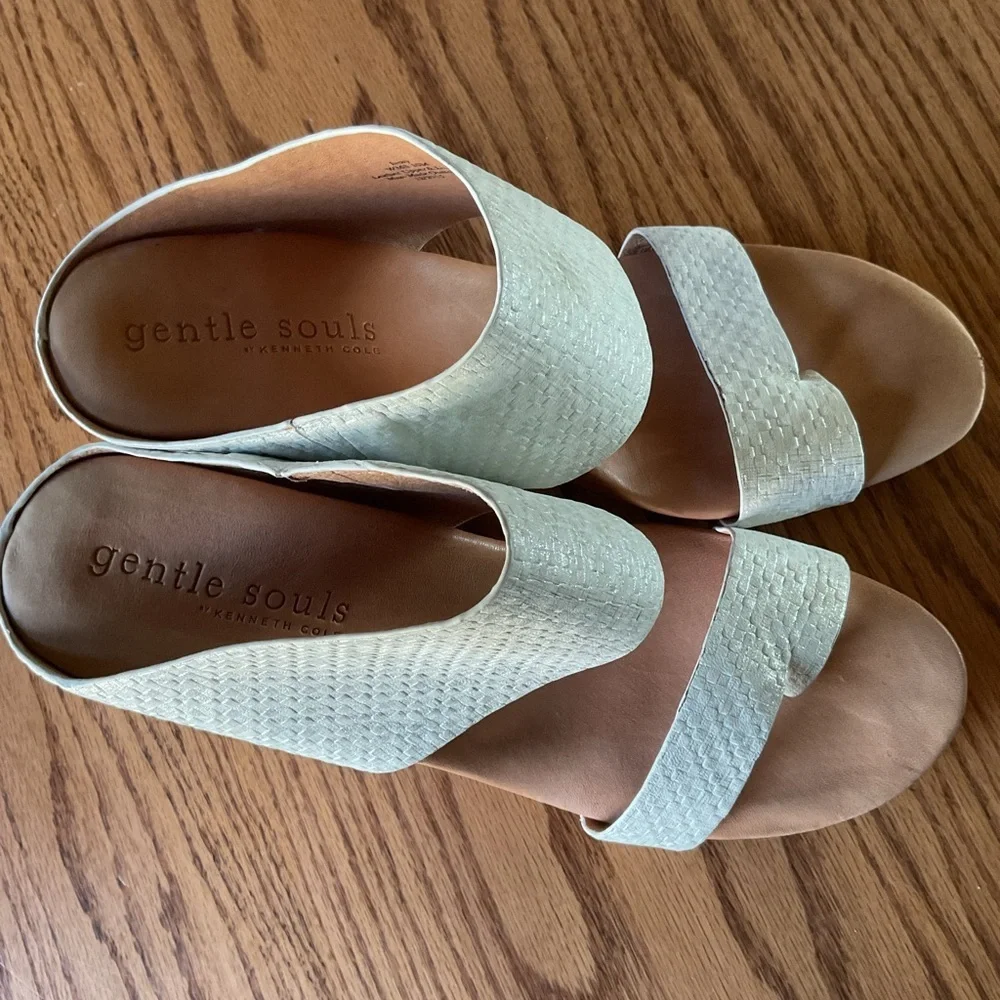 Kenneth Cole Gentle Souls Elegant White Sandals size 10